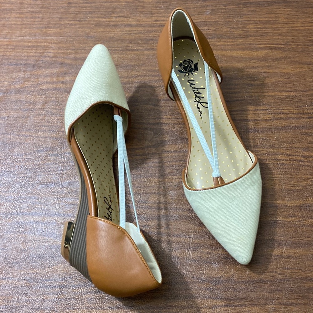 NWOT Wild Rose shoes